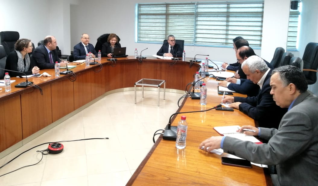 كاتب الدولة المكلف بالمؤسسات الصغرى والمتوسطة يجتمع بممثلي عدد من مؤسسات التمويل.